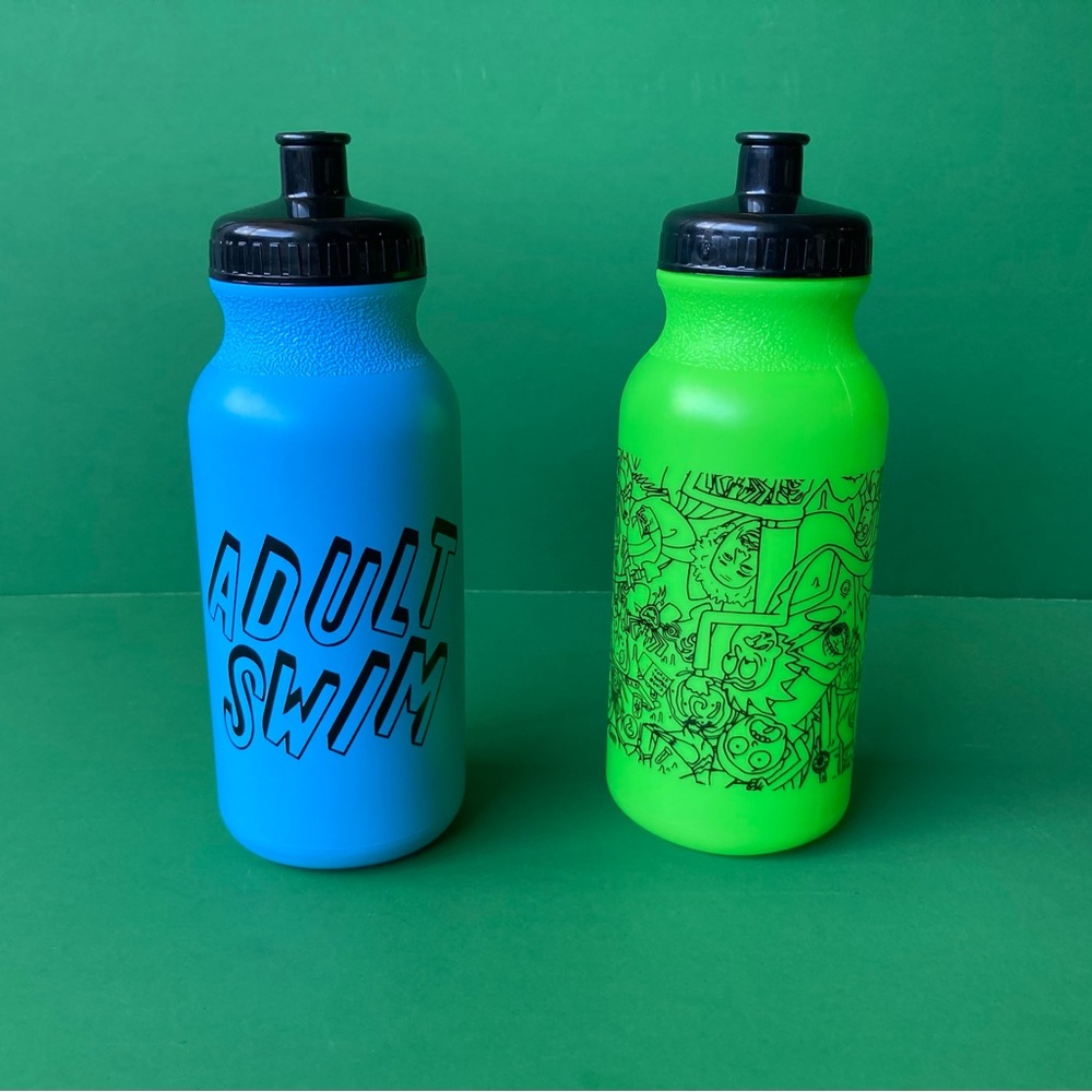 2 Adult Swim  Exclusive Comic-Con Water Bottle NEW RARE Rick And Morty Promo